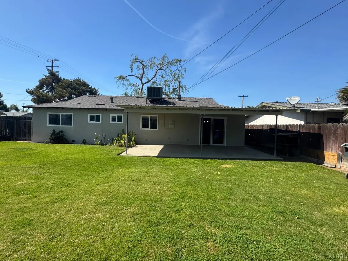 2215 N Mayfair Drive, Hanford, CA 93230 - #1