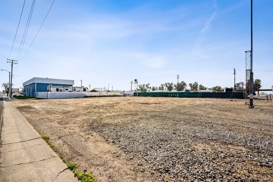 0 6th St, Hanford, CA 93230 - #2