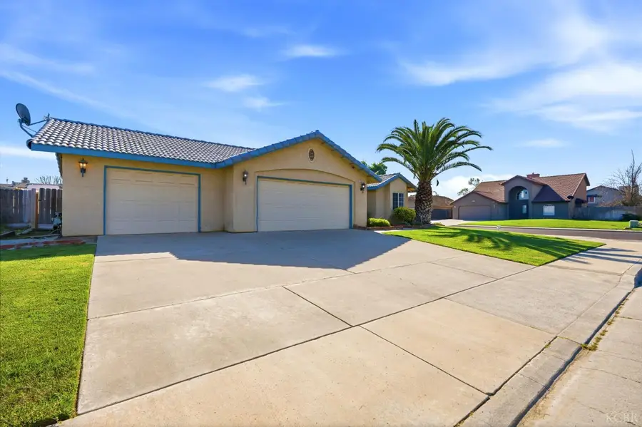 2403 Cherrywood Court, Hanford, CA 93230 - #2