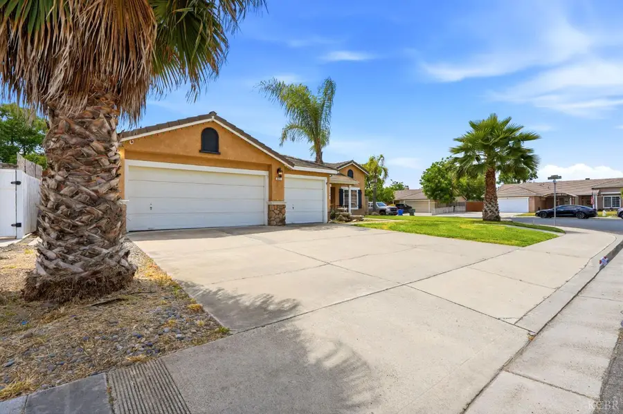 547 Coronado Place, Hanford, CA 93230 - #3