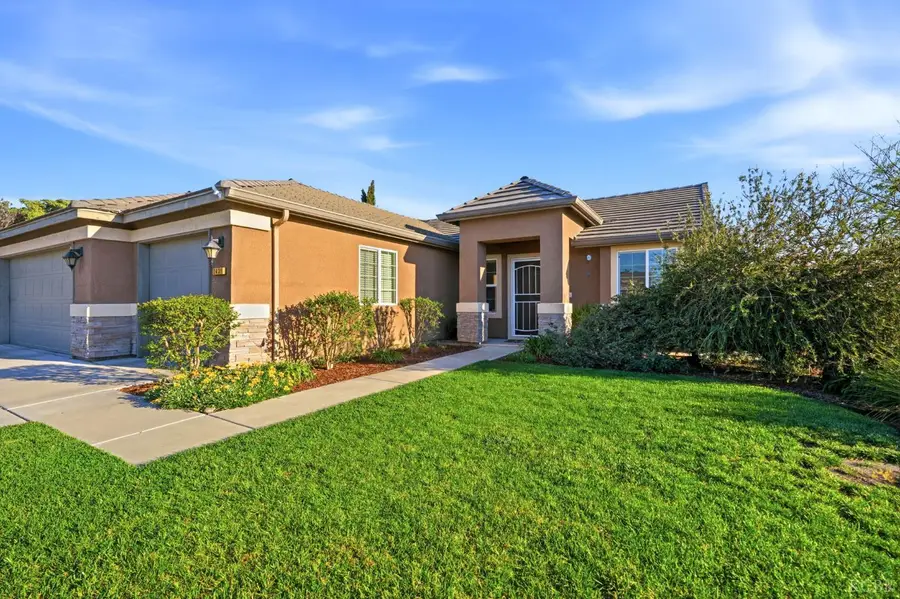1431 W Ambassador Way, Hanford, CA 93230 - #2
