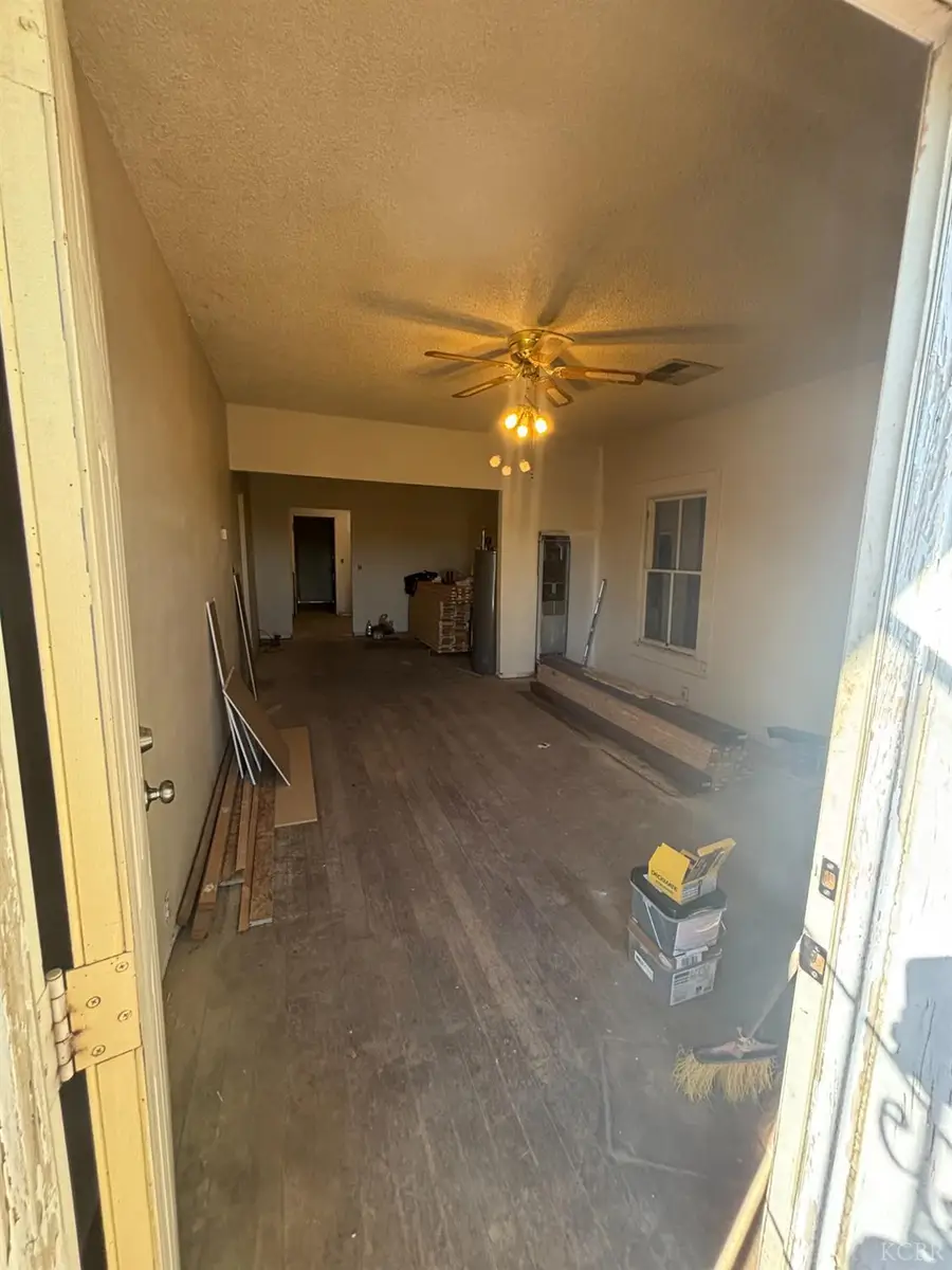 301 E Merced Street, Avenal, CA 93204 - #2