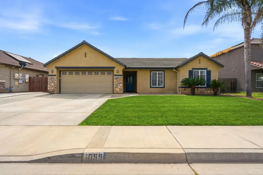 1059 W Ambassador Dr, Hanford, CA 93230 - #3