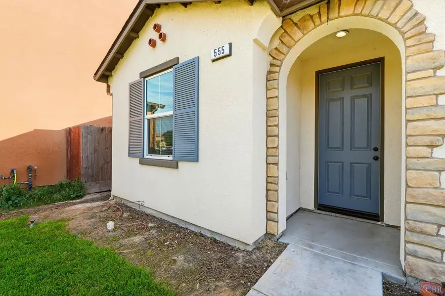 555 Portola Street, Lemoore, CA 93245 - #3