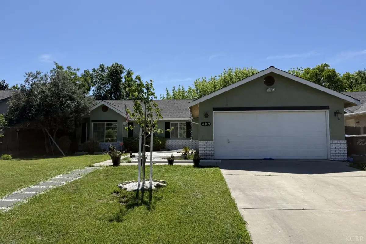 409 W Packwood Avenue, Visalia, CA 93277 - #1