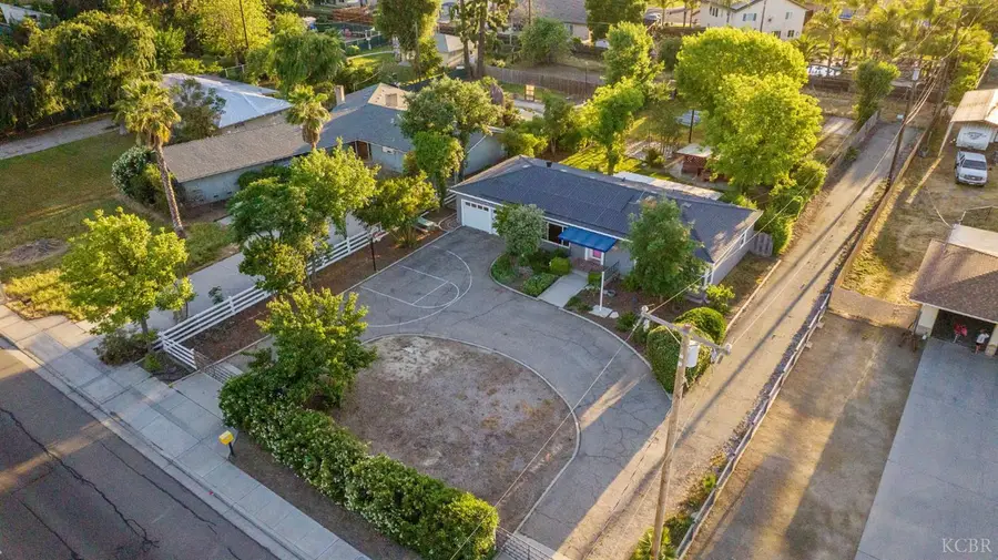 8518 12th Avenue, Hanford, CA 93230 - #2