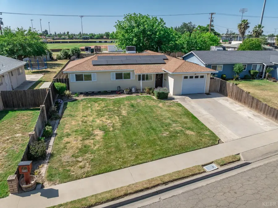 413 E Terrace Drive, Hanford, CA 93230 - #2