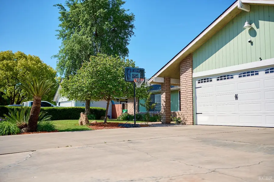 410 Patton Avenue, Corcoran, CA 93212 - #3