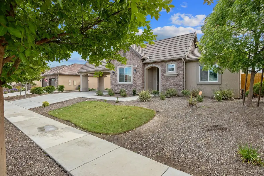 2223 Madeline Drive, Hanford, CA 93230 - #2
