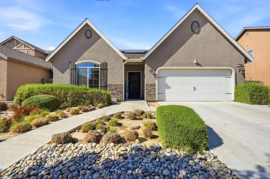 2122 W Bryman Street, Hanford, CA 93230 - #2