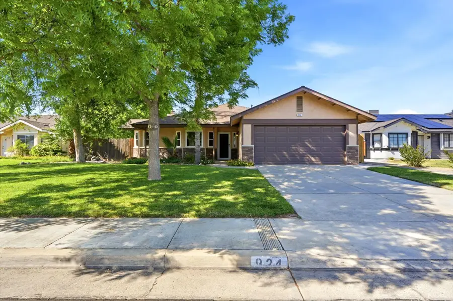 924 Greenwood Avenue, Hanford, CA 93230 - #2
