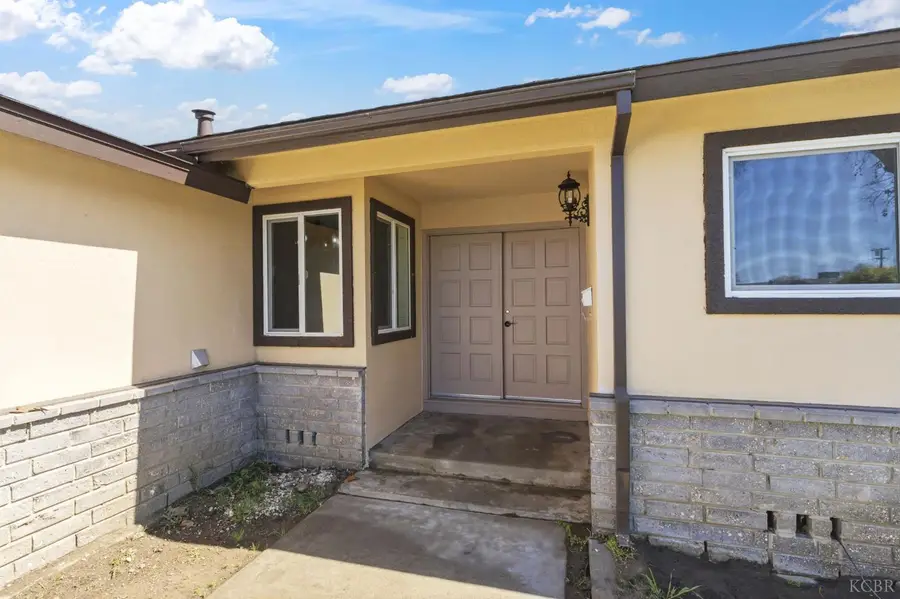 1542 N Lemoore Avenue, Lemoore, CA 93245 - #2
