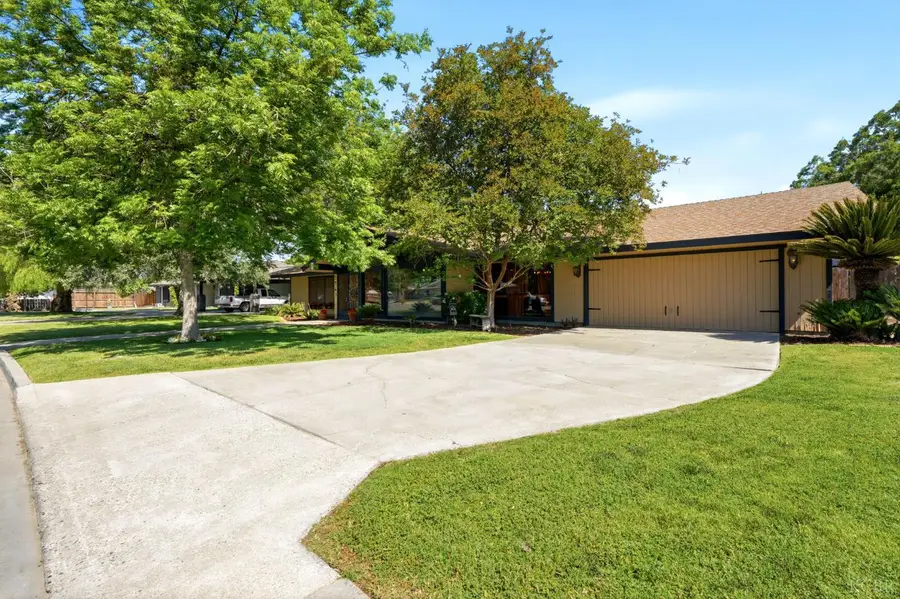 1967 Mulberry Drive, Hanford, CA 93230 - #3