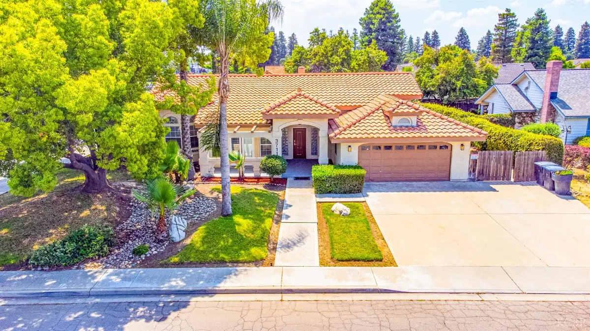 3711 W Victor Avenue, Visalia, CA 93277 - #1
