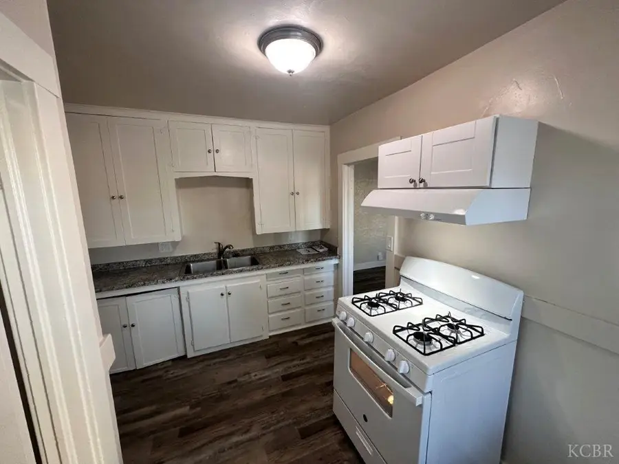 450 N 6th Street N, Coalinga, CA 93210 - #3