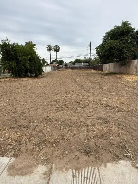 0 Eleventh, Hanford, CA 93230