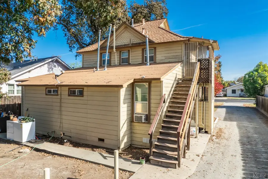 1320 N Irwin Street, Hanford, CA 93230 - #3