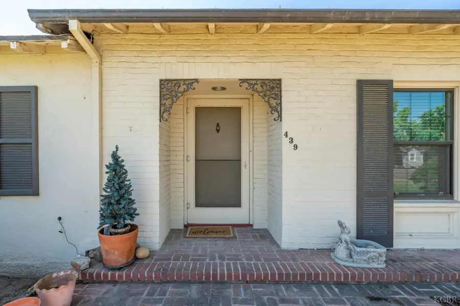 439 W Bush Street, Lemoore, CA 93245 - #3