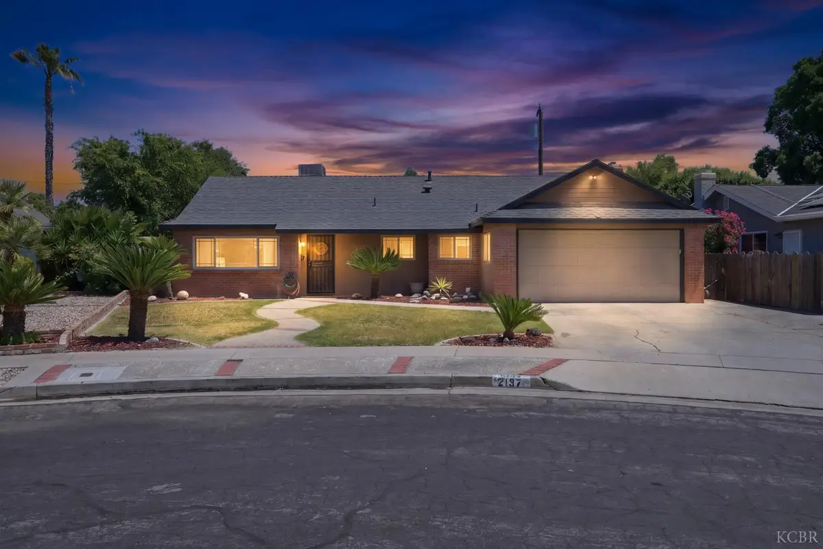 2137 N Woodridge Way, Hanford, CA 93230 - #1
