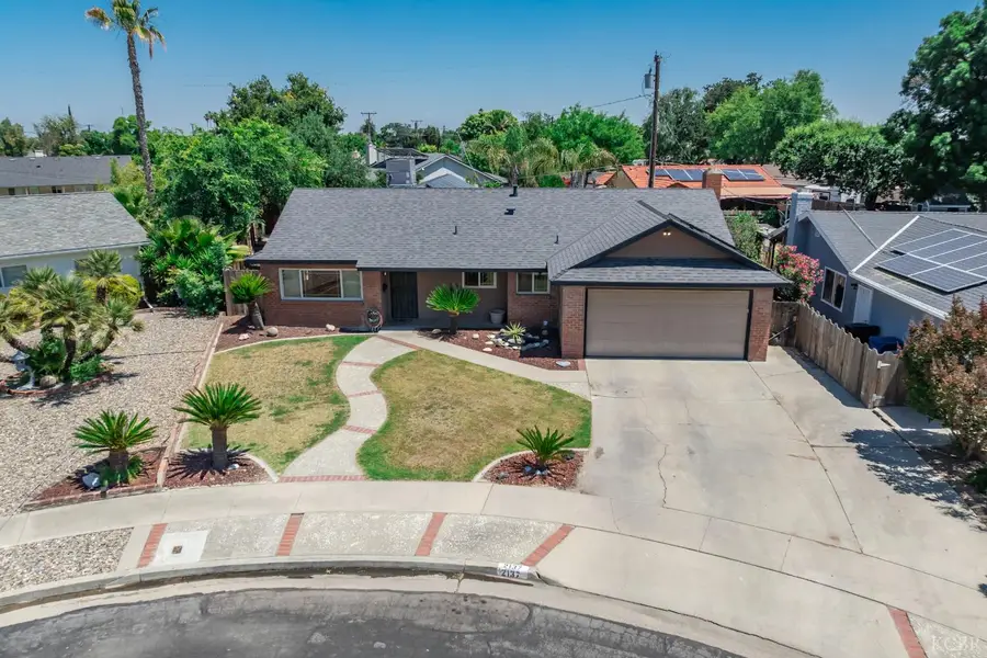2137 N Woodridge Way, Hanford, CA 93230 - #2