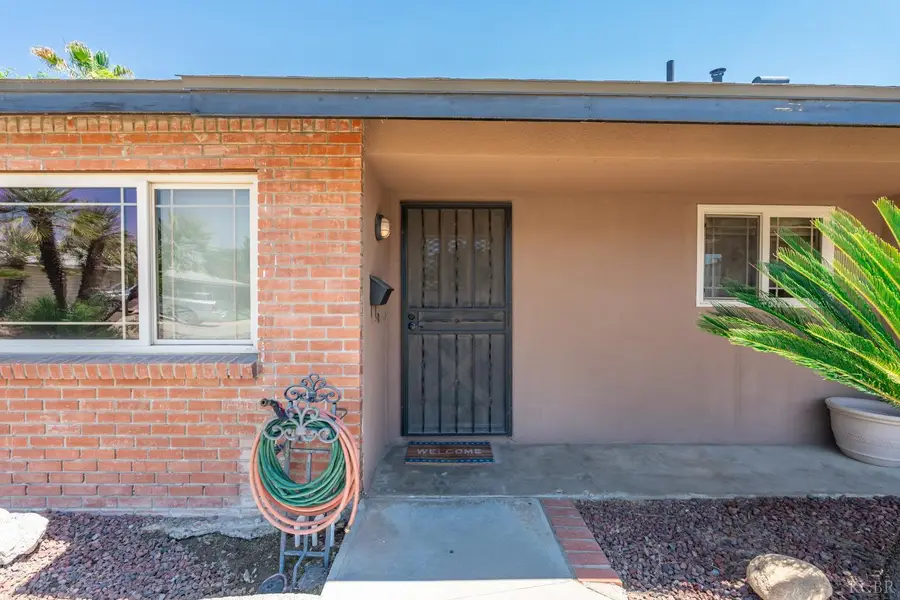 2137 N Woodridge Way, Hanford, CA 93230 - #3