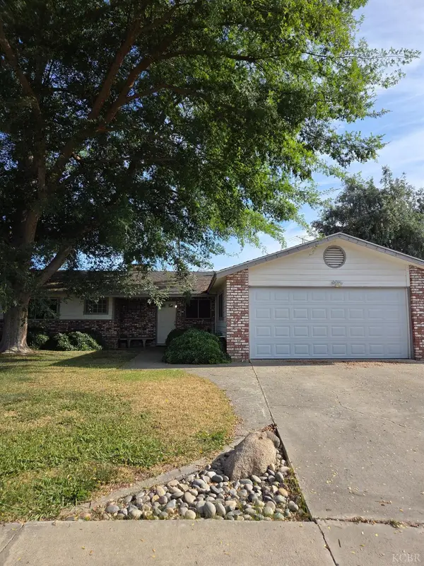 2889 Adrian Circle, Hanford, CA 93230