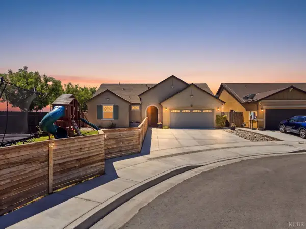 1383 E Donnybrook Place, Hanford, CA 93230