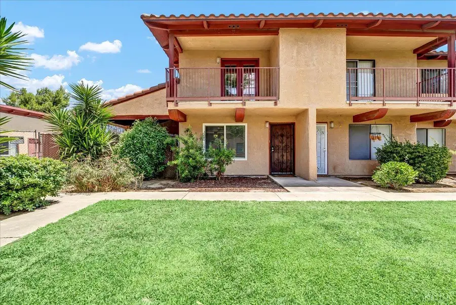 888 N Greenfield. Apt #o Avenue, Hanford, CA 93230 - #3