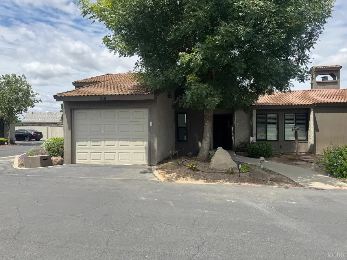 901 Greenfield Avenue, Hanford, CA 93230 - #1
