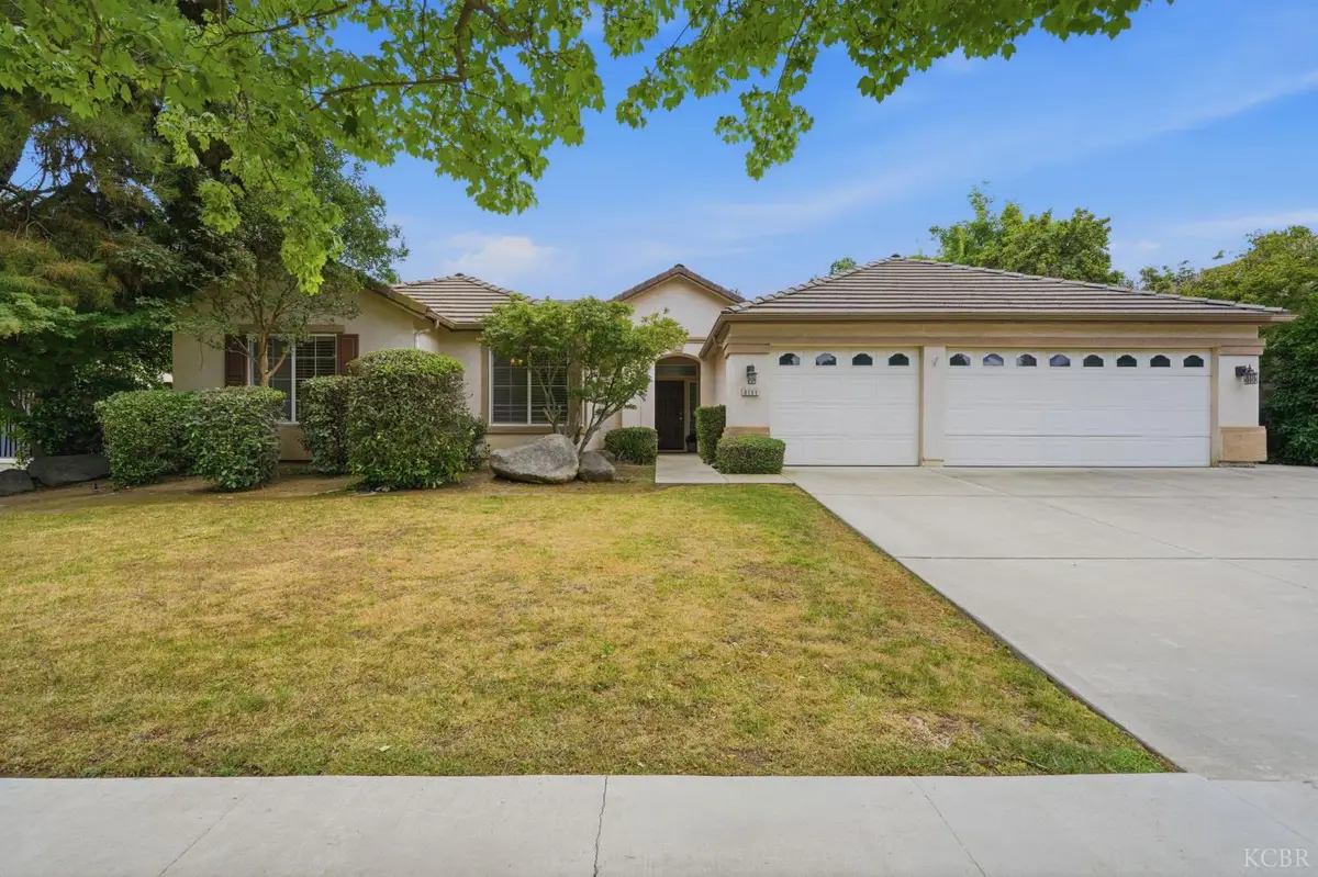 6111 W Pryor Avenue, Visalia, CA 93277 - #1