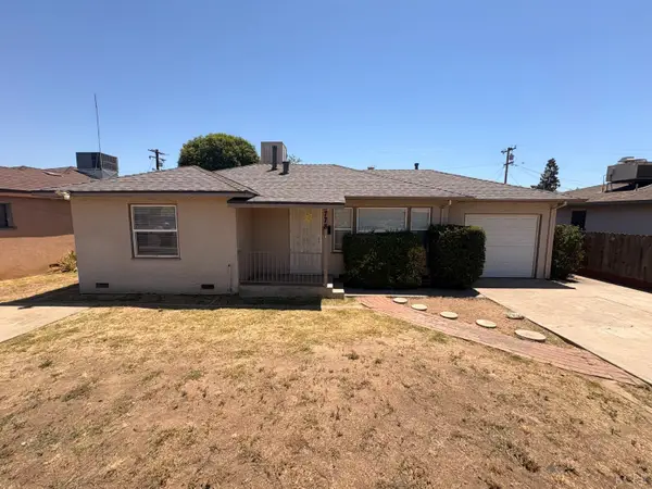 778 N Magnolia Avenue, Farmersville, CA 93223