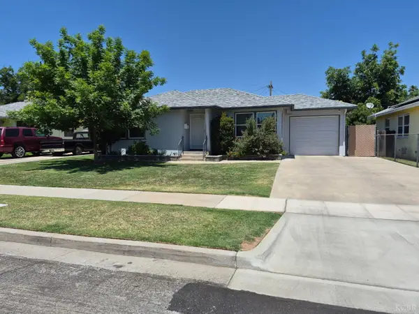 912 W Saginaw Way, Fresno, CA 93705