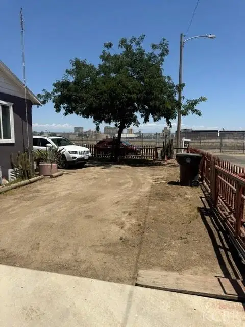 561 S I Street, Tulare, CA 93274 - #3