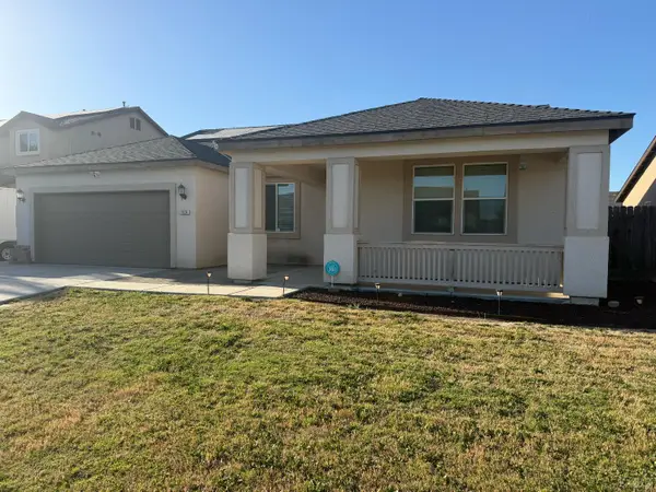 1524 W Manor Court, Hanford, CA 93230