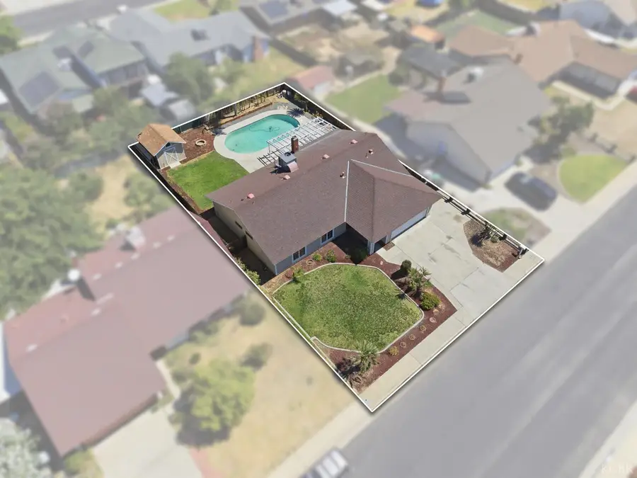 956 Clover Lane, Hanford, CA 93230 - #2