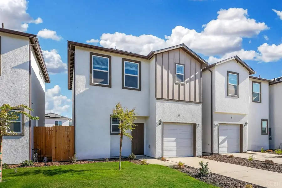 1012 Bueva Vista Lane, Hanford, CA 93230 - #2