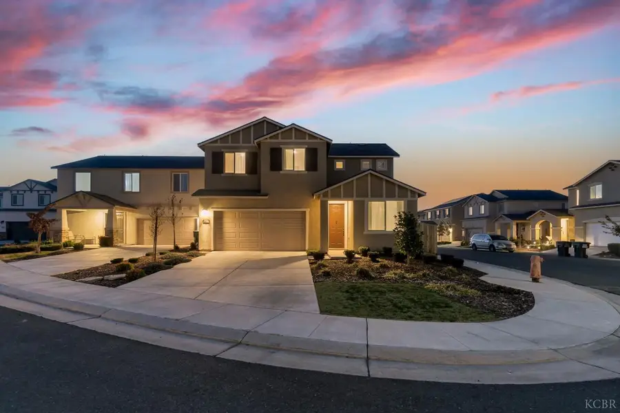 2207 S Crumal Street, Visalia, CA 93921 - #3