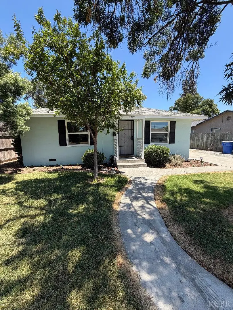 1217 N Richmond Avenue, Hanford, CA 93230 - #1