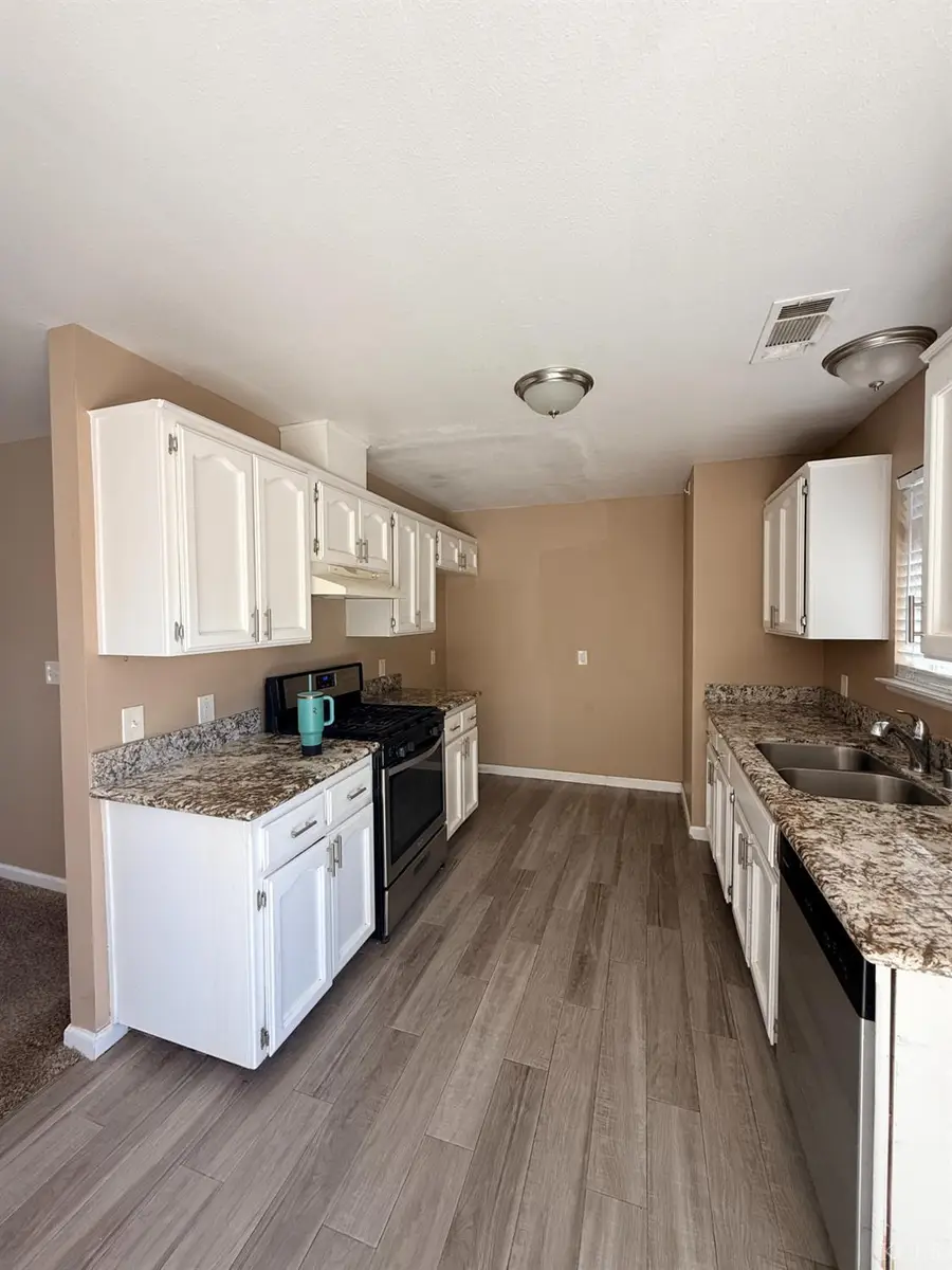 613 Follett Street, Lemoore, CA 93245 - #3