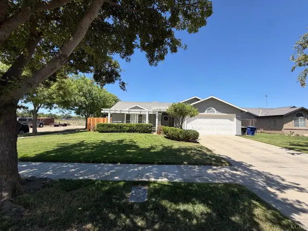 399 Barcelona Drive, Lemoore, CA 93245