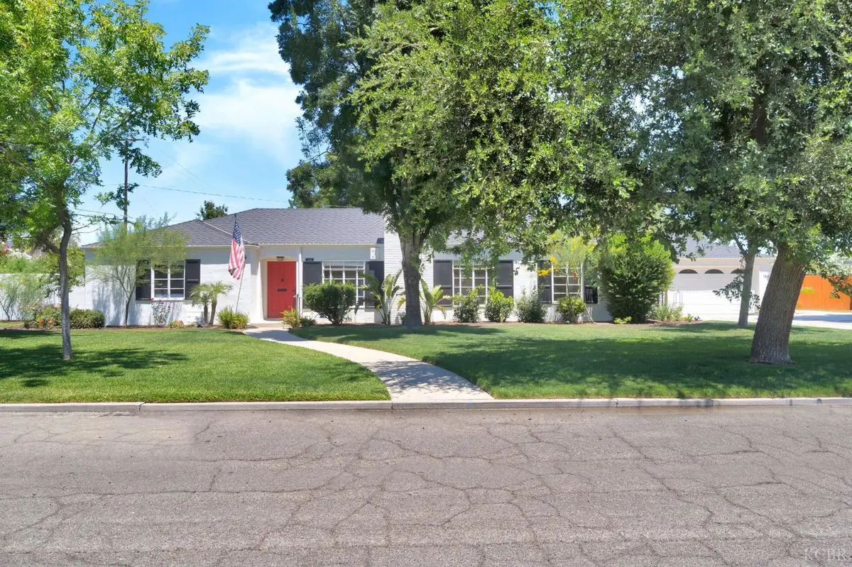 146 W Colonial Drive, Hanford, CA 93230 - #1