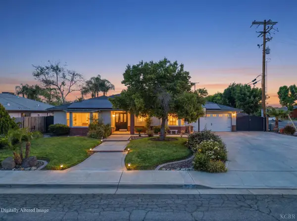 100 W Adrian Way, Hanford, CA 93230