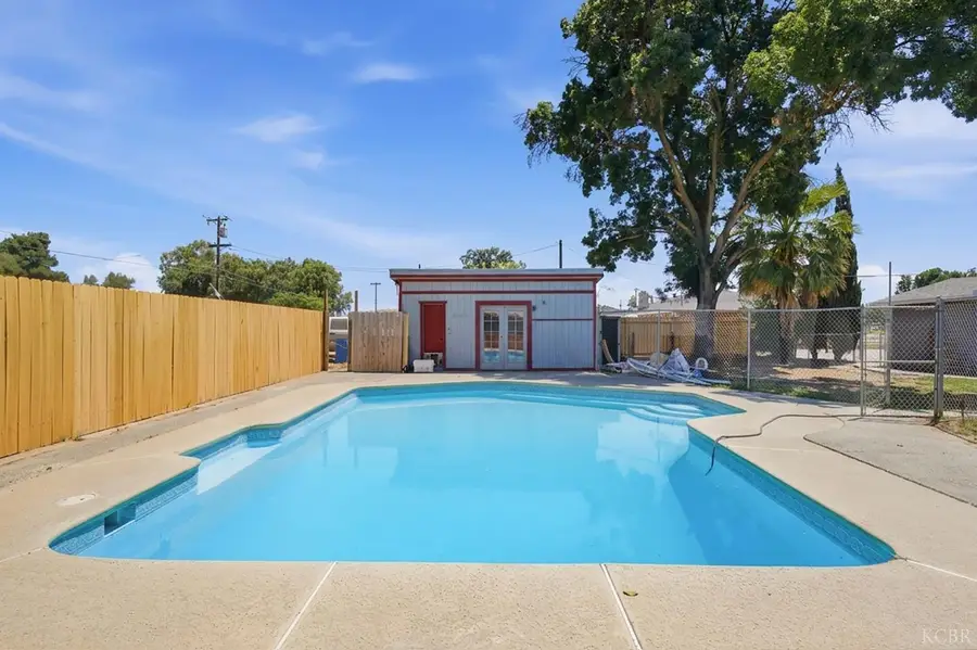 842 S Lemoore Avenue, Lemoore, CA 93245 - #2