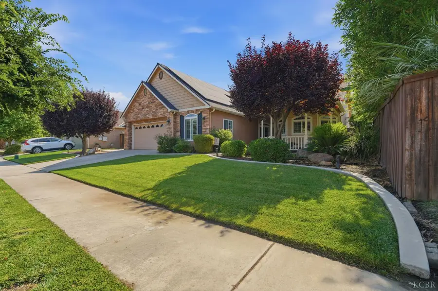 1128 N Leila Street, Visalia, CA 93291 - #3