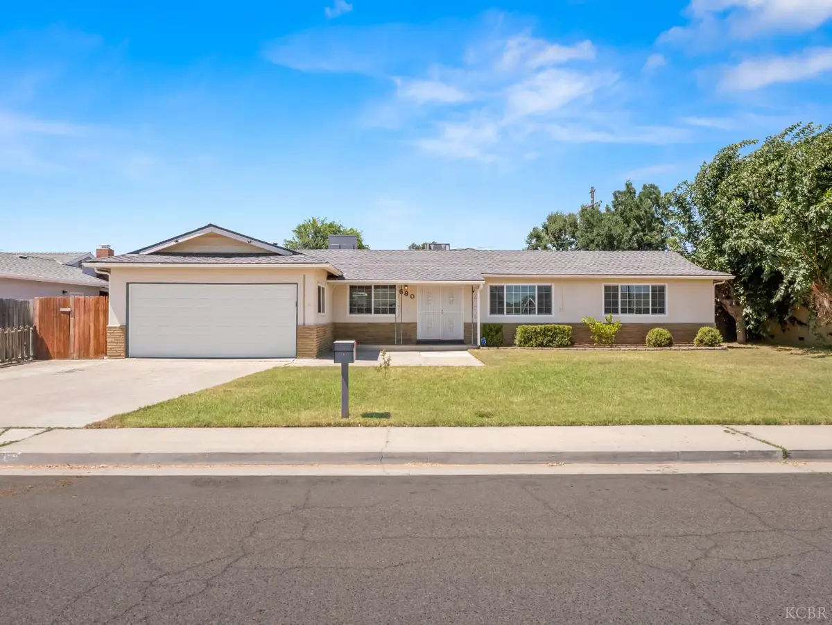 580 E Spruce Avenue, Lemoore, CA 93245 - #1