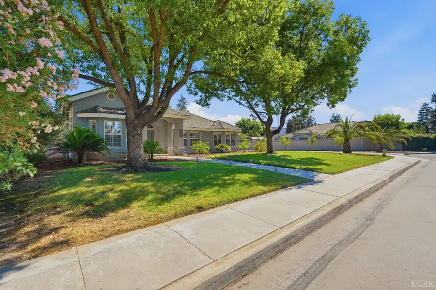 3421 W Orchard Avenue, Visalia, CA 93277 - #3