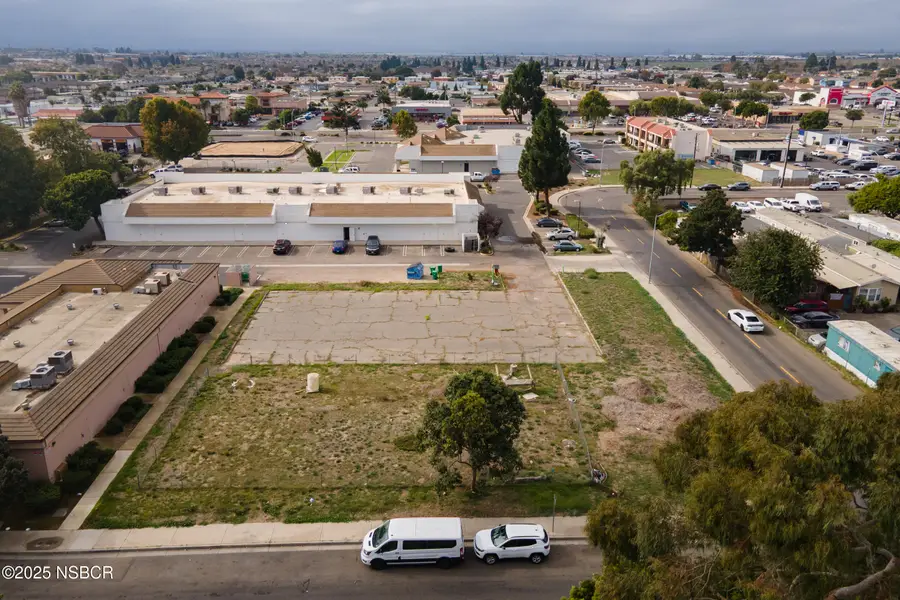 1751 S Mcclelland Street, Santa Maria, CA 93454 - #3