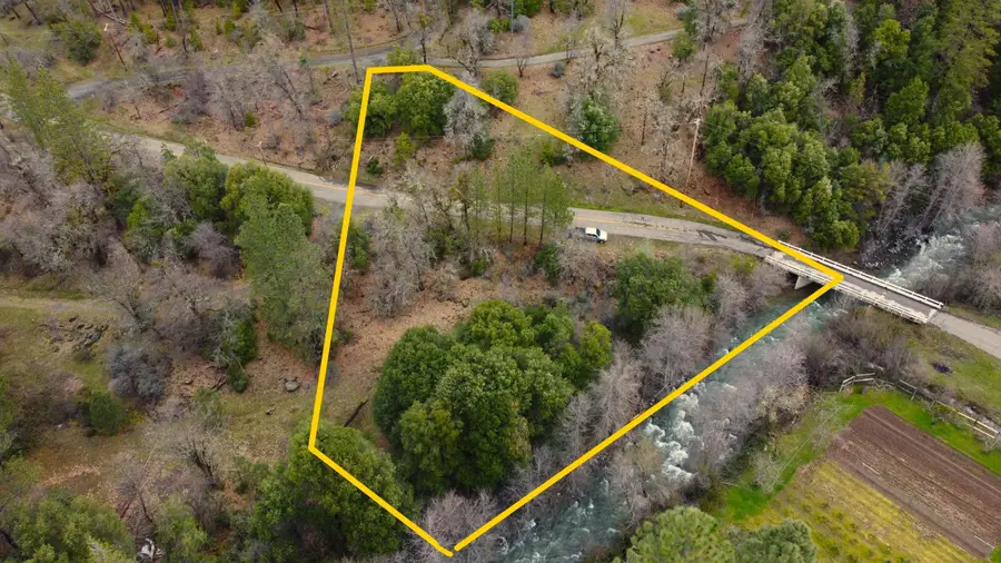 000 Phillips Rd, Oak Run, CA 96069 - Image #3