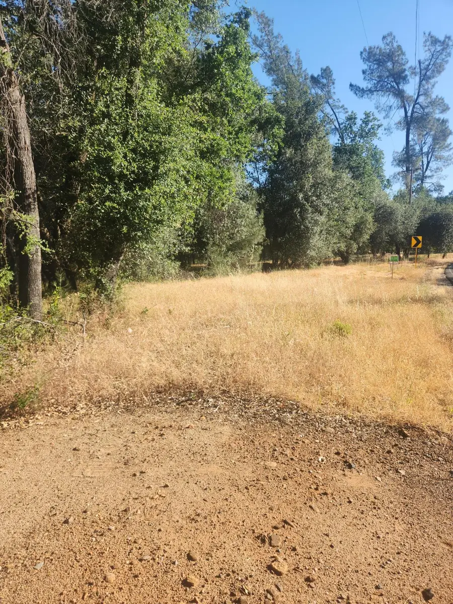 12910 Old Oregon Trl, Redding, CA 96003 - Image #2