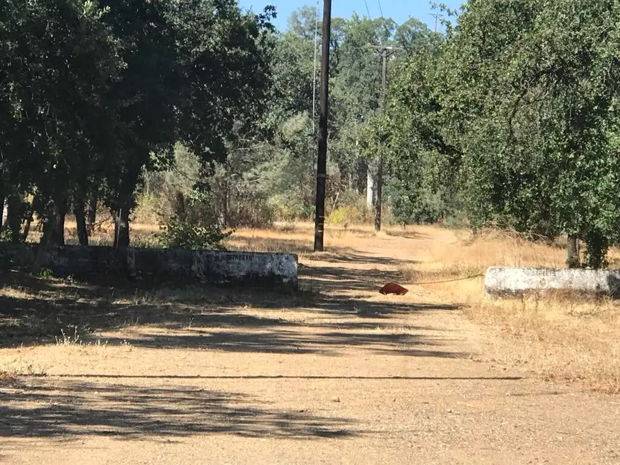 948 & 950 Hawley Road, Redding, CA 96003 - Image #2